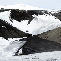 Graphisme de sable noir et neige