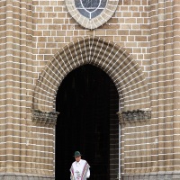 Jardín: devant la basilique