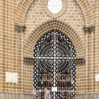 Jardín: devant la basilique