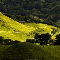 Paysage de montagne: ombre et lumière