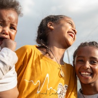 Fillettes et bébé