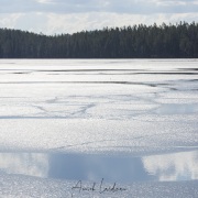 Lac en cours de dégel