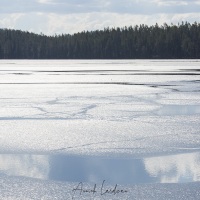 Lac en cours de dégel