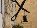 Enseigne dans le village de Viens