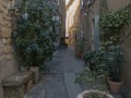 Une ruelle vraiment très étroite, Lourmarin, Vaucluse