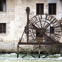 Ancienne roue de moulin  à Ornans