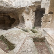 Abbaye troglodyte de Roman, Beaucaire