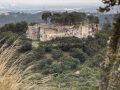 Abbaye troglodyte de Roman, Beaucaire: Vue depuis le massif de l