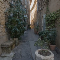 Une ruelle vraiment très étroite, Lourmarin, Vaucluse