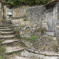 Cité médiévale de Crémieu: Accès au château Delphinal