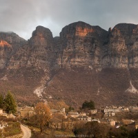 Coucher de soleil sur Papingo et les montagnes environnantes