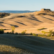 Paysage de Toscane sous la lumière rasante