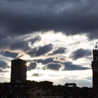 Sienne: un rayon de soleil à travers les nuages