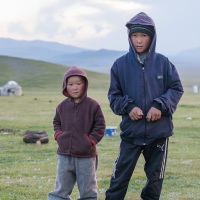 Plateau de Son Kul: enfants nomades