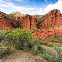 Vallée de Jeti Oguz et ses formations rocheuses rouges