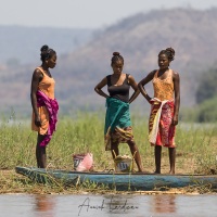 scène de vie le long de de tsiribihina