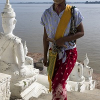 Jeune vendeuse ambulante