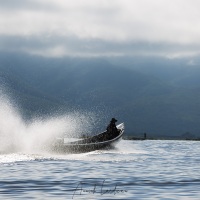 Lac Inle: barque à moteur
