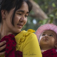 Jeune femme et son bébé