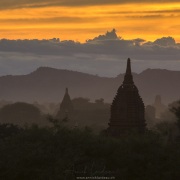 Bagan: Coucher de soleil sur les pagodes