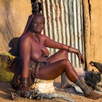 Scène de vie dans un village Himba