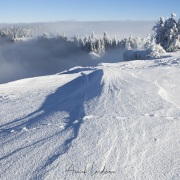 Neige, givre et brouillard au Creux-du-Van