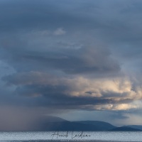 Un ciel chargé sur le lac de neuchâtel