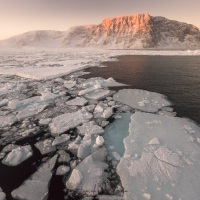 Soleil levant sur la banquise dérivante à  +/- 79°50 Nord