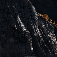 De la lumière dur la falaise