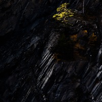 De la lumière dur la falaise