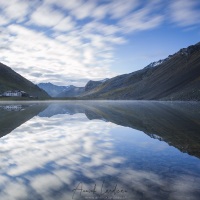 Grisons: Reflets dans le lac du col de la Fluela