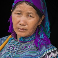 Portrait de femme Hmong fleur